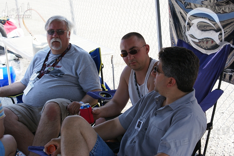 DSC01281.JPG - Paul ... Cliff and Ed enjoying some shade.