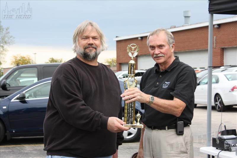 smIMG_7032.JPG - Tom Dinkel receives the Street Outstanding